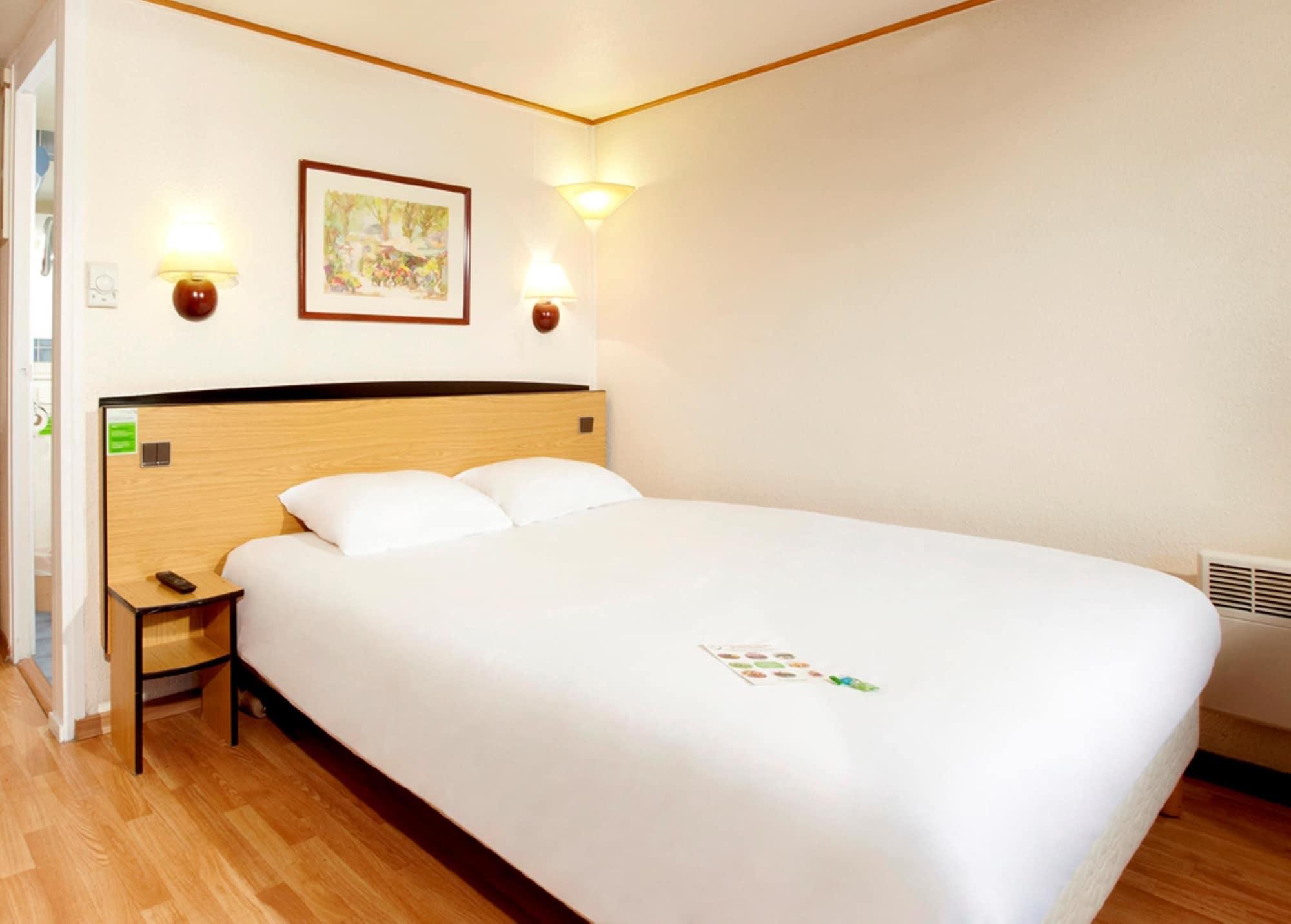 Campanile Livry-Gargan Hotel Buitenkant foto