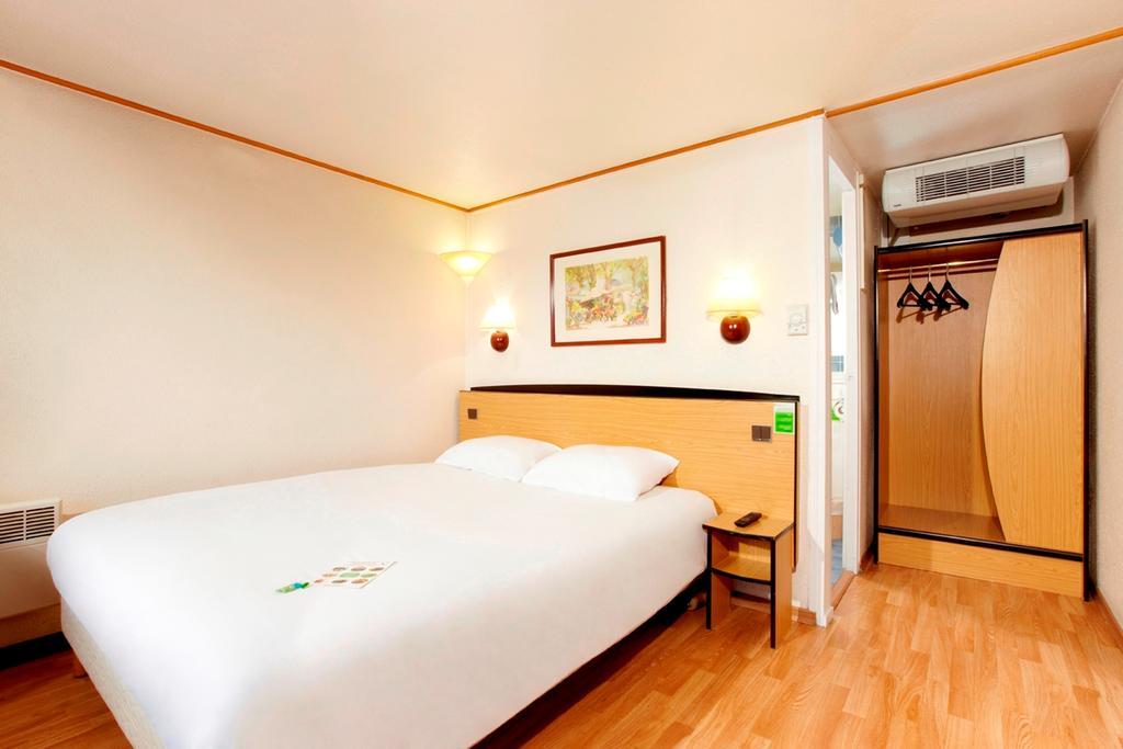 Campanile Livry-Gargan Hotel Buitenkant foto