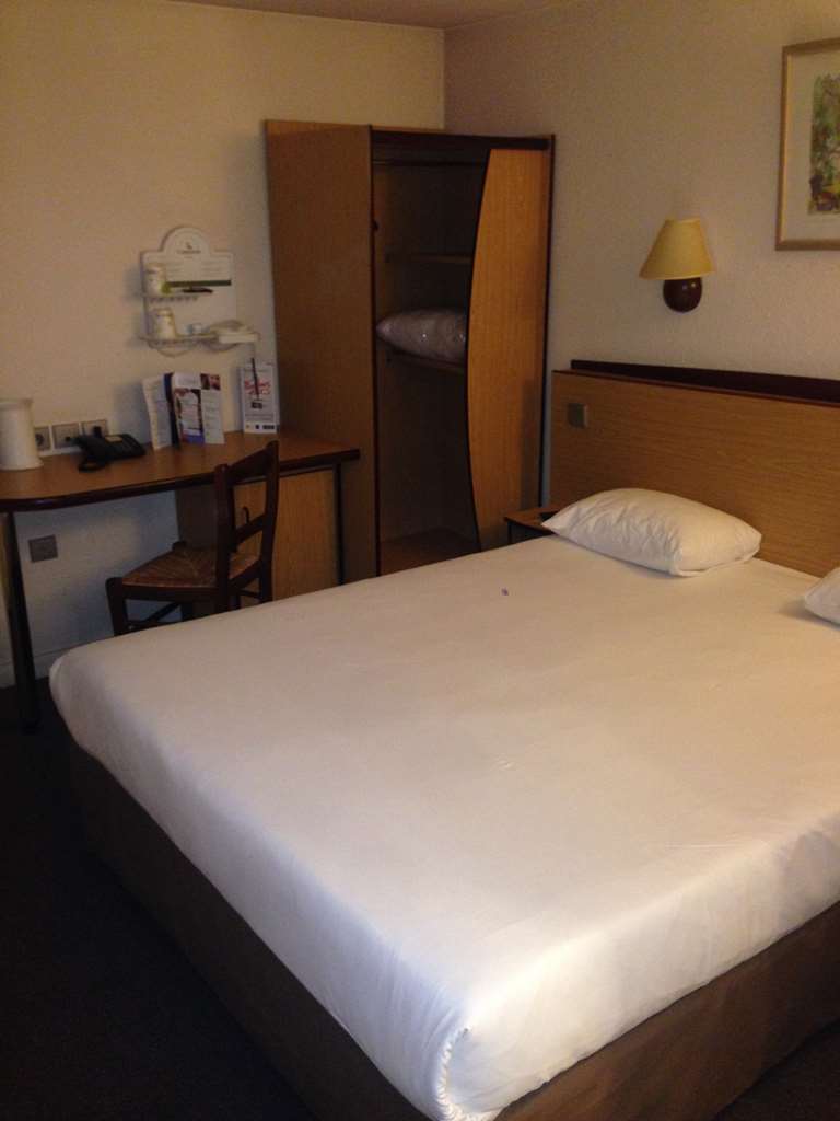 Campanile Livry-Gargan Hotel Kamer foto