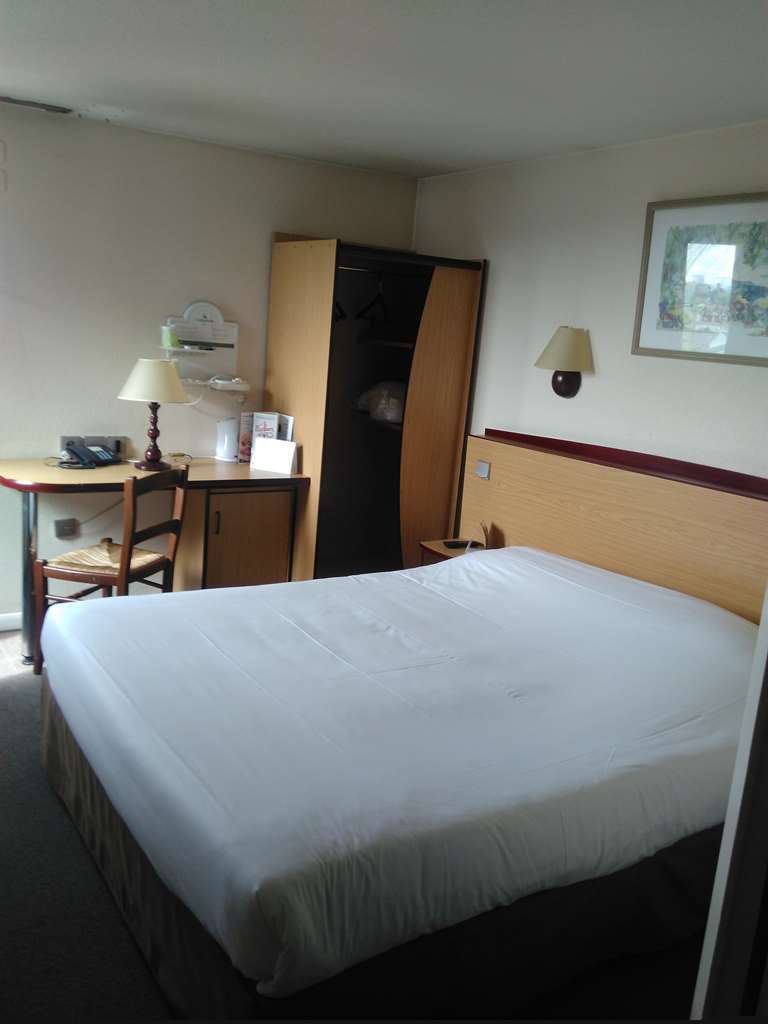 Campanile Livry-Gargan Hotel Kamer foto