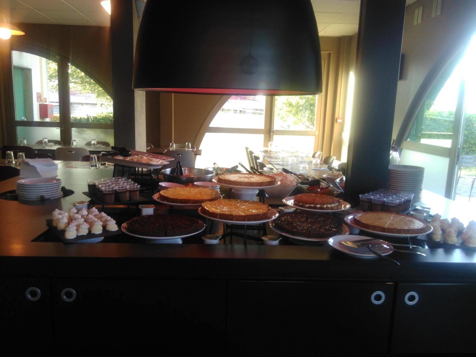 Campanile Livry-Gargan Hotel Buitenkant foto