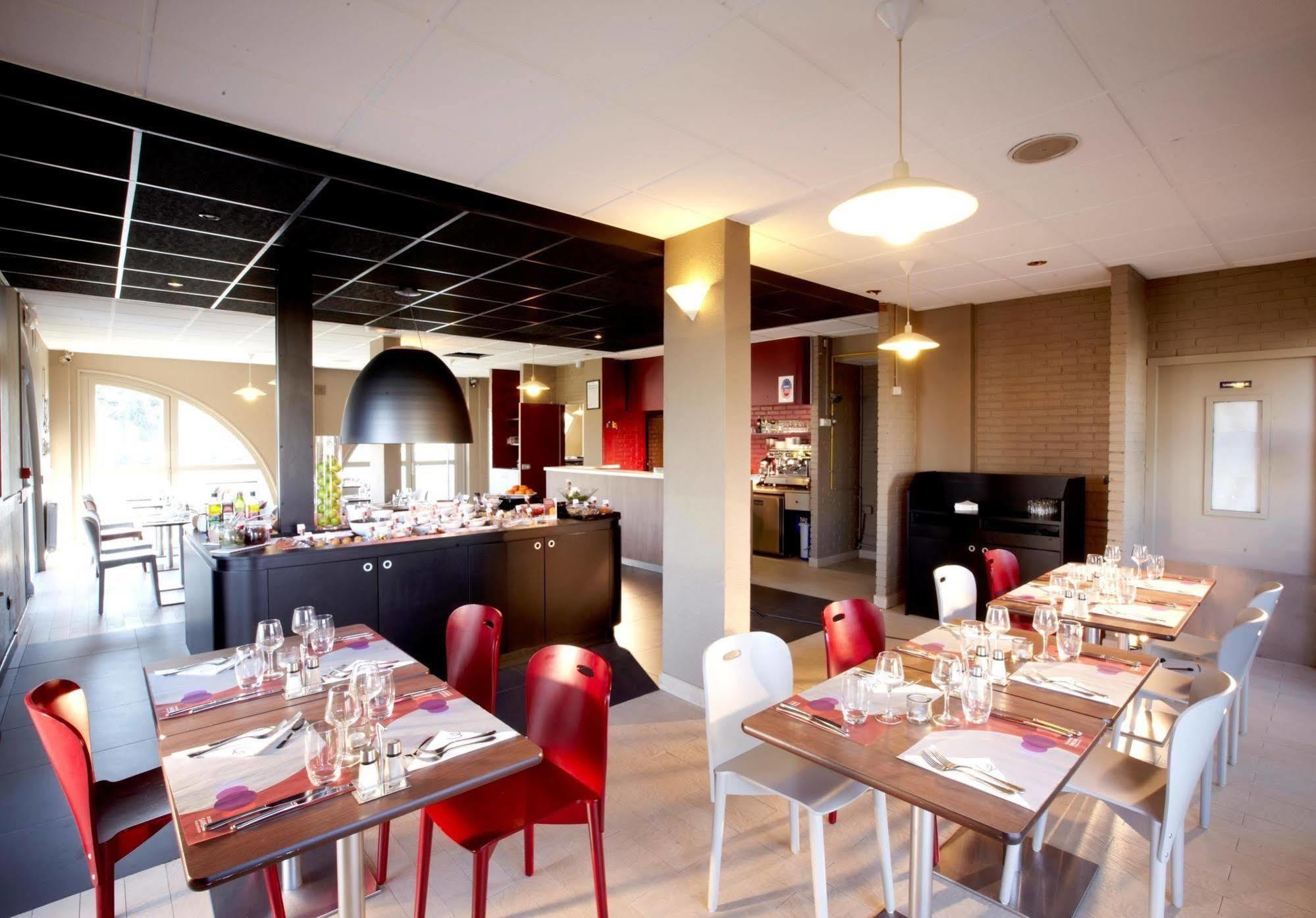 Campanile Livry-Gargan Hotel Buitenkant foto